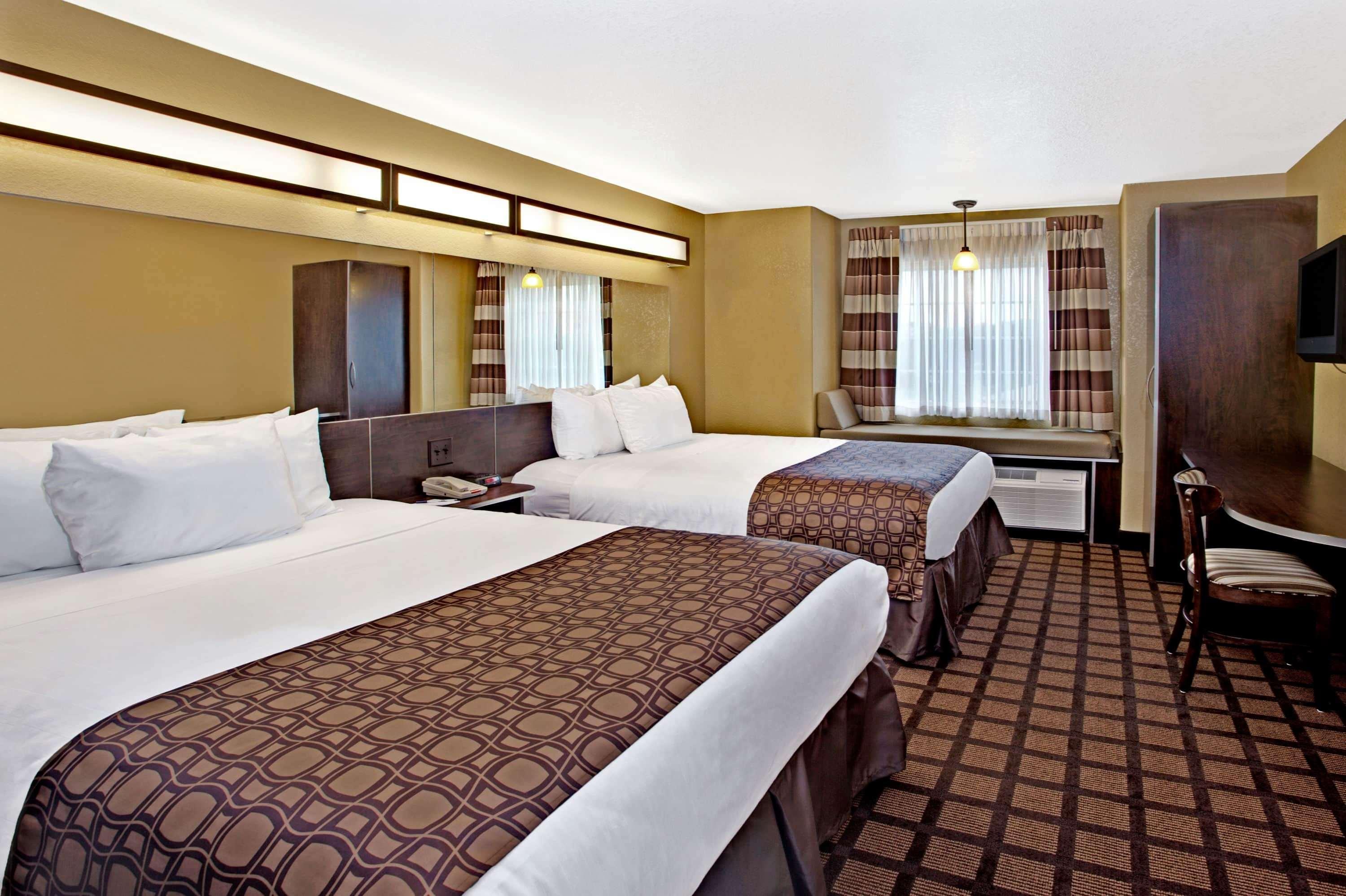 Microtel & - 2*