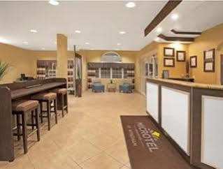 Motel Microtel & - 2*
